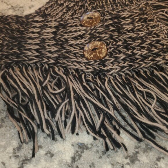 100 Acrylic Neck Scarf || Thick and Luxe || EUC - Picture 6 of 7